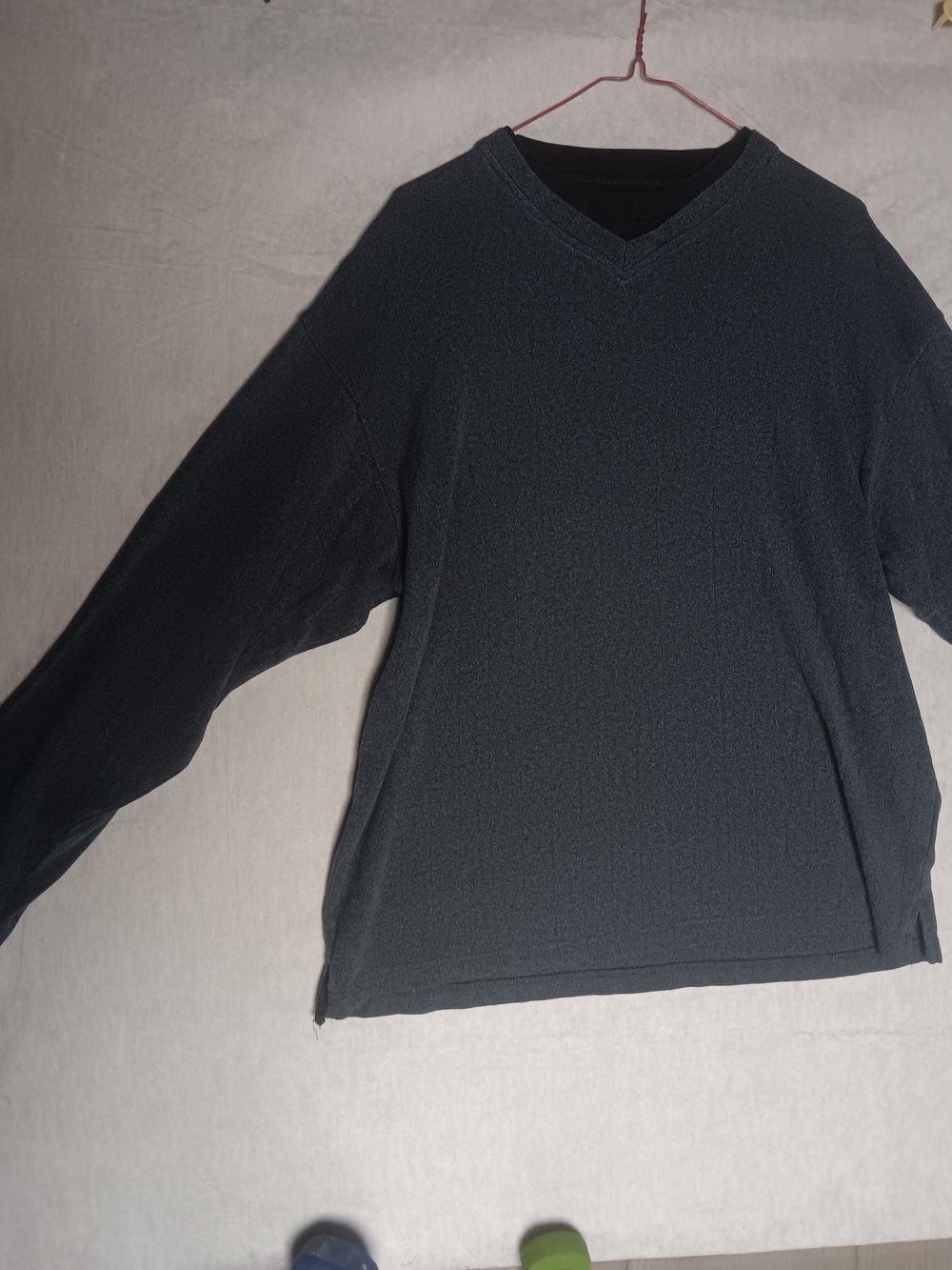 Haggar Men's V-Neck Sweater in Dark Charcoal Gray